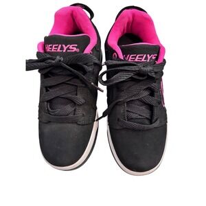 Heelys Voyager Kids Skate Shoes Black Hot Pink Wheels YTH Size 2 Rolling Sneaker